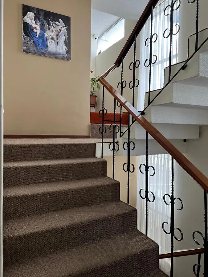 Sina Hogar Hotel 基多华人酒店 0*, Quito
