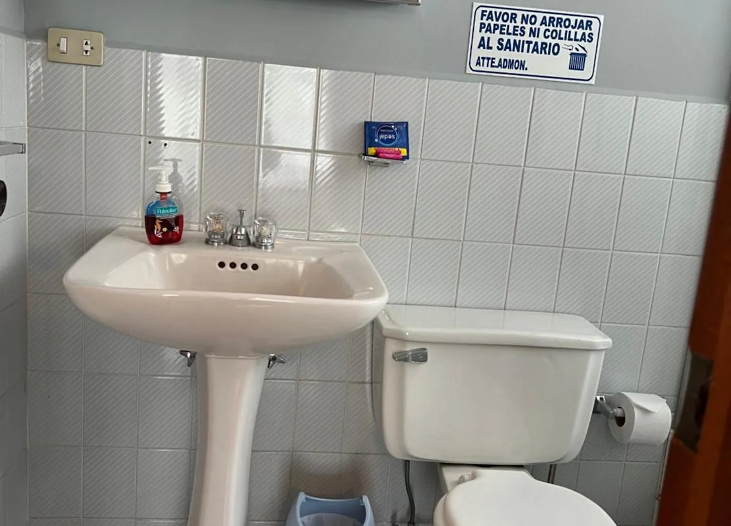 Sina Hogar Hotel 基多华人酒店 0*, Quito Ecuador