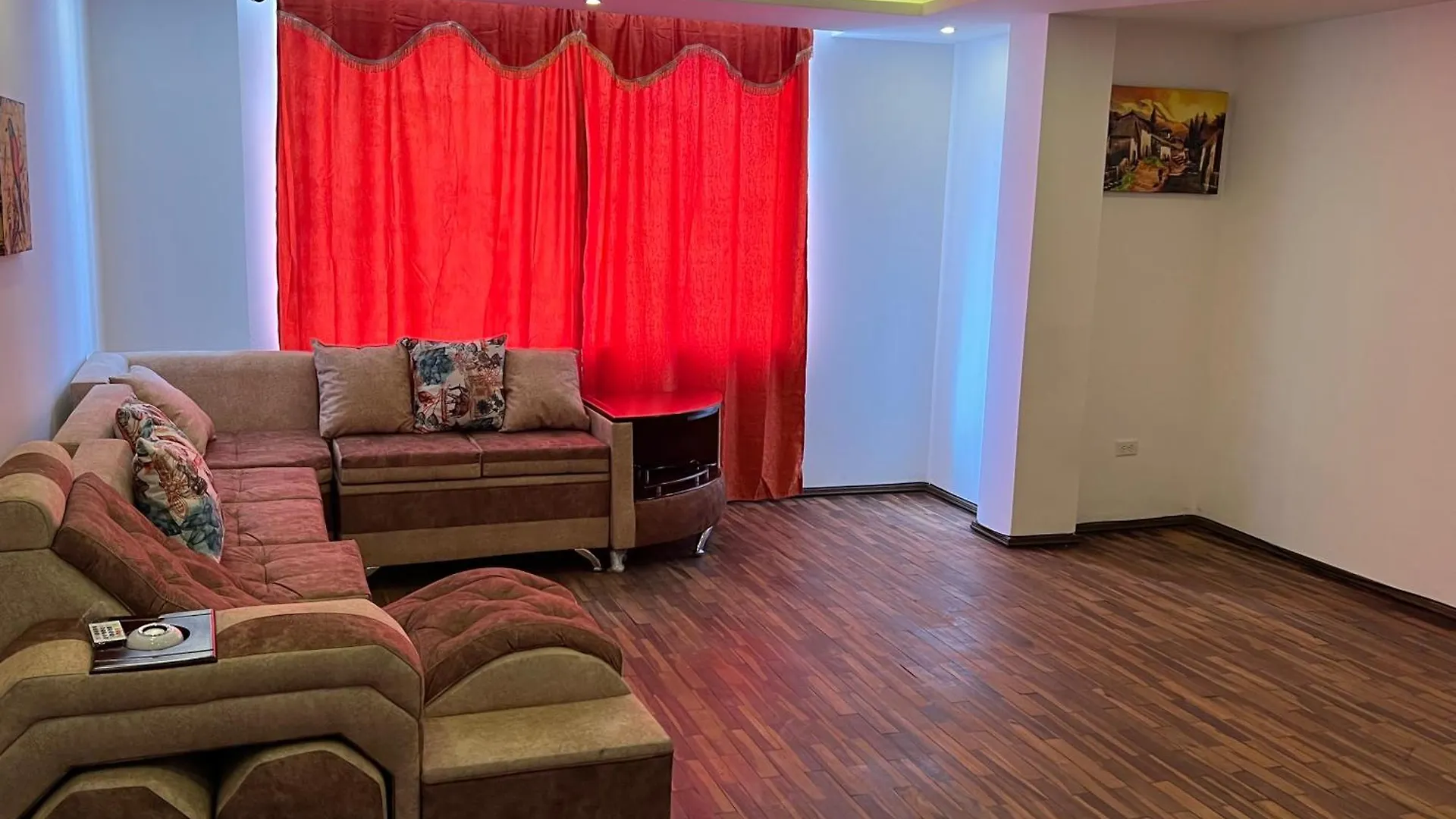 Sina Hogar Hotel 基多华人酒店